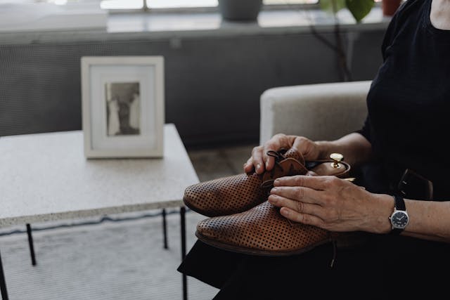 Spullen zoals schoenen wegbrengen na overlijden